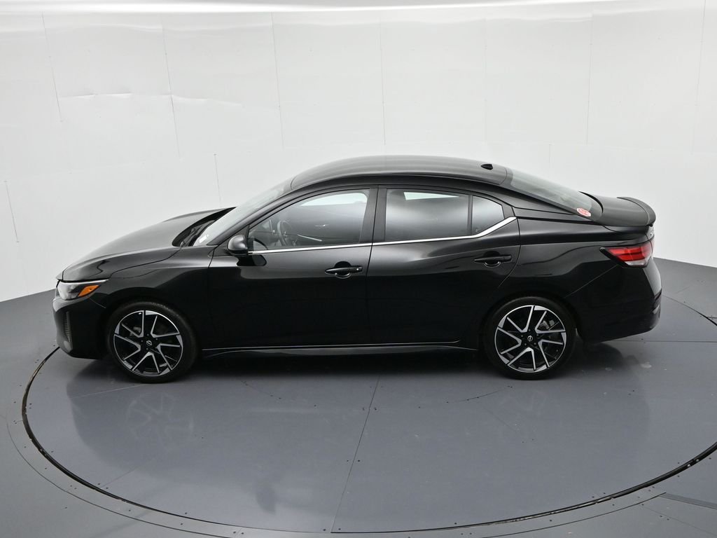 Used 2025 Black Nissan SR image 17
