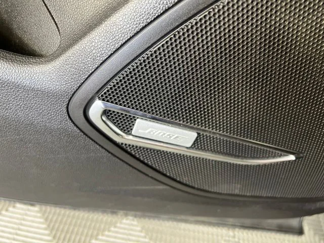 Used 2022 Black Buick Essence image 14