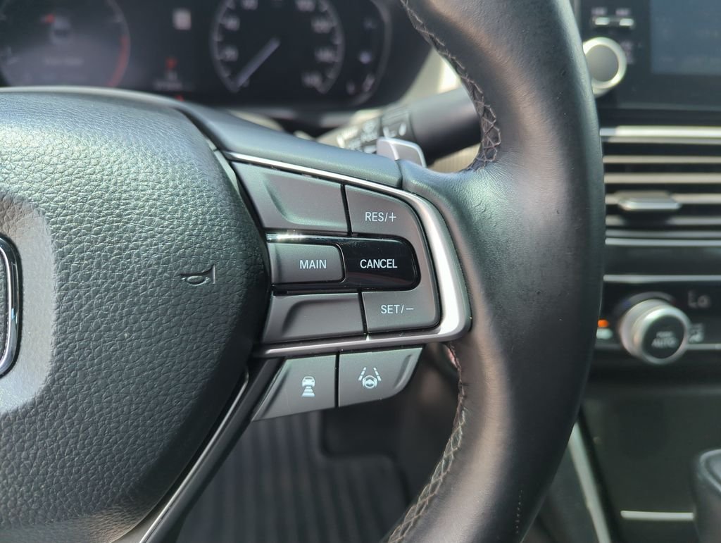 Used 2018  Honda Sport image 23