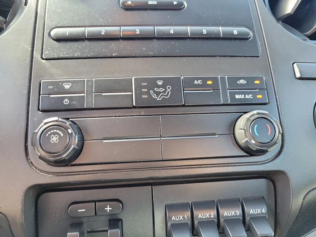 2016 Ford F-450 Super Duty Chassis Cab XL - Photo 23