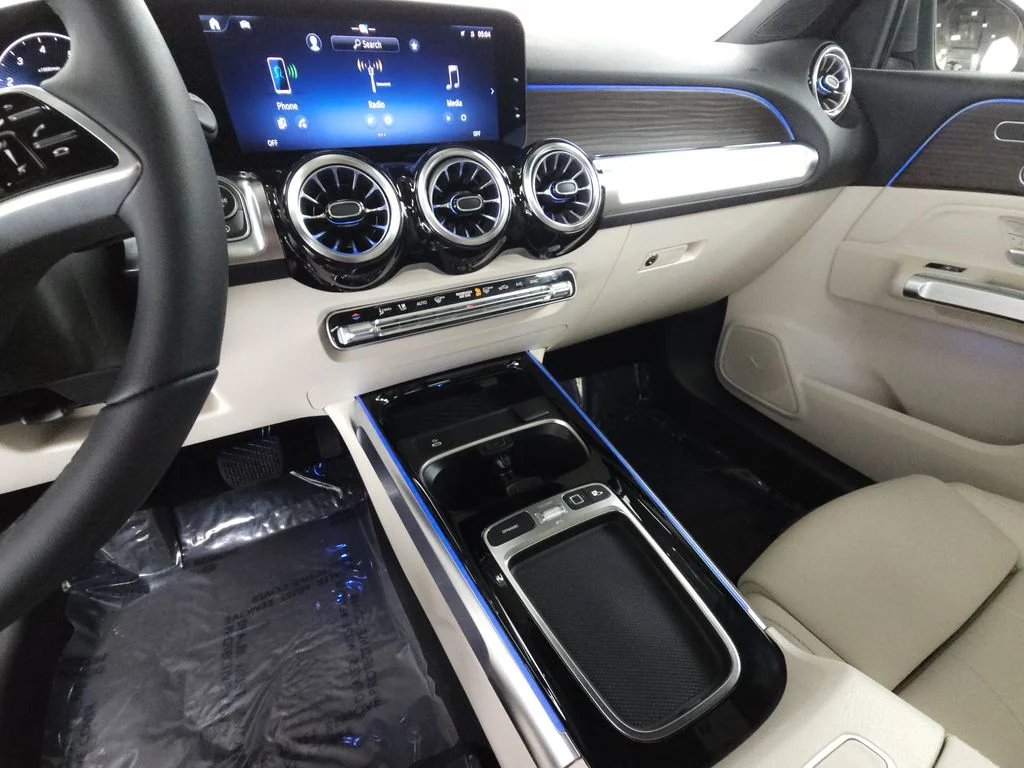Certified Used 2026 Mountain Grey Metallic Mercedes-Benz GLB 250 image 14