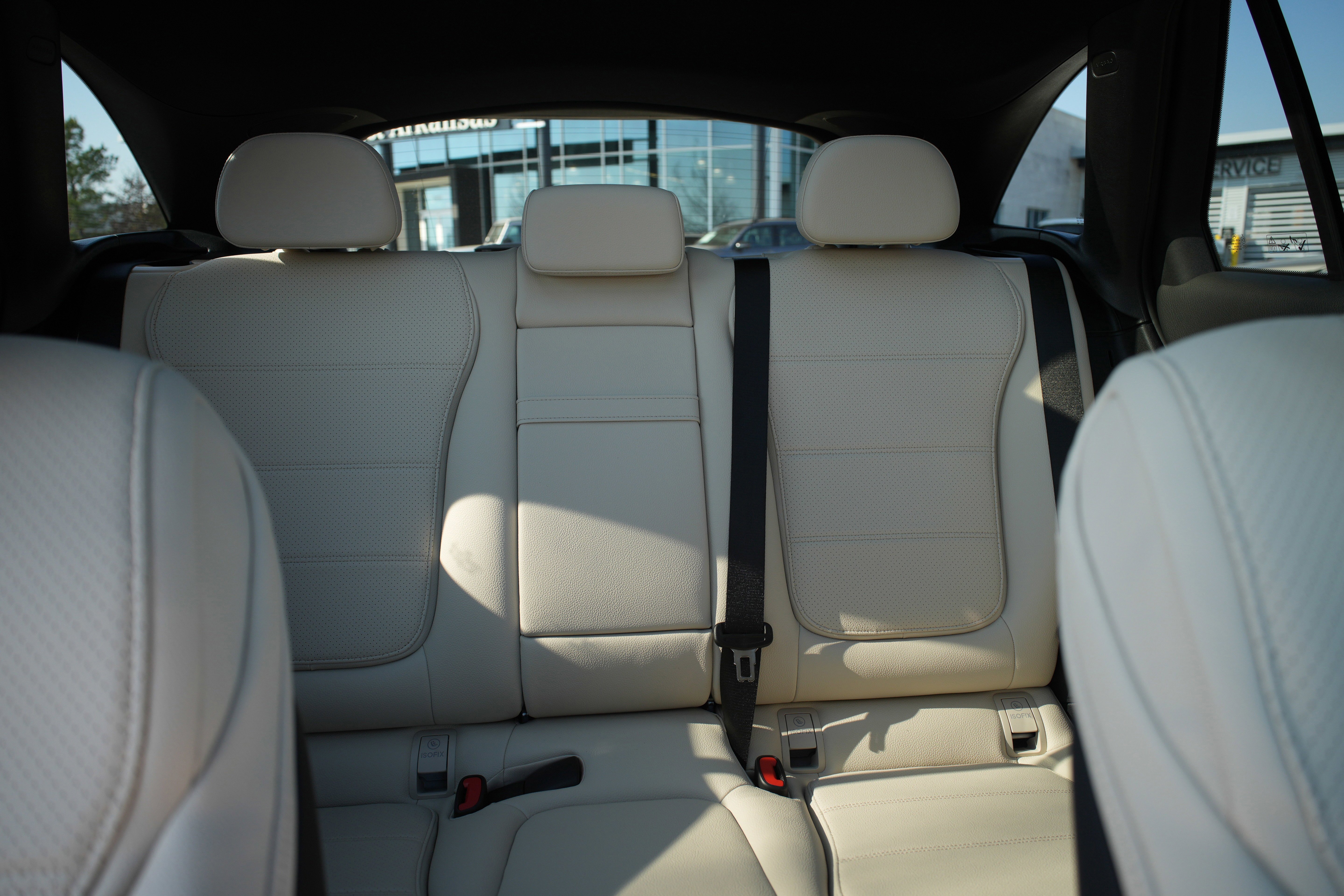 New 2026 POLAR WHITE Mercedes-Benz GLC 300 image 23
