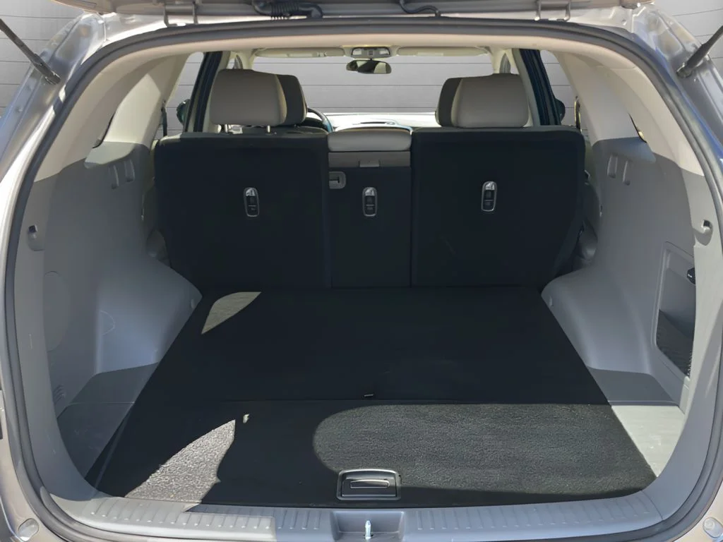 Used 2016 Silver Kia EX image 35