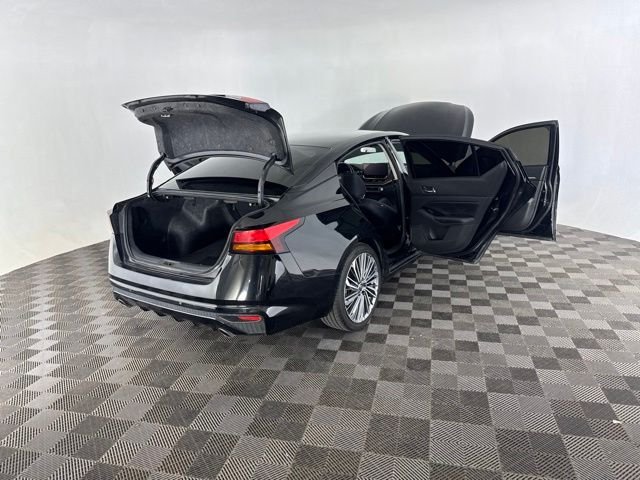 Used 2023 Black Nissan 2.5 SL image 17