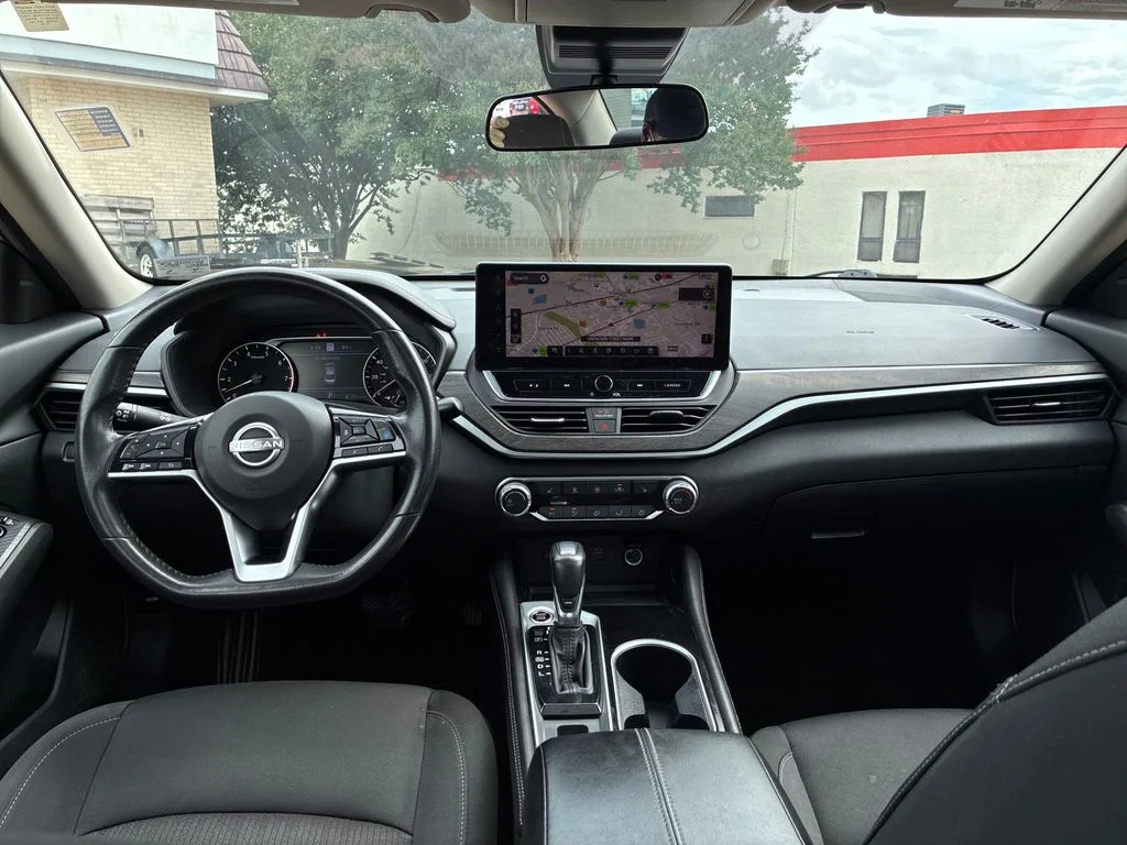 Used 2024 Red Nissan 2.5 SV image 21