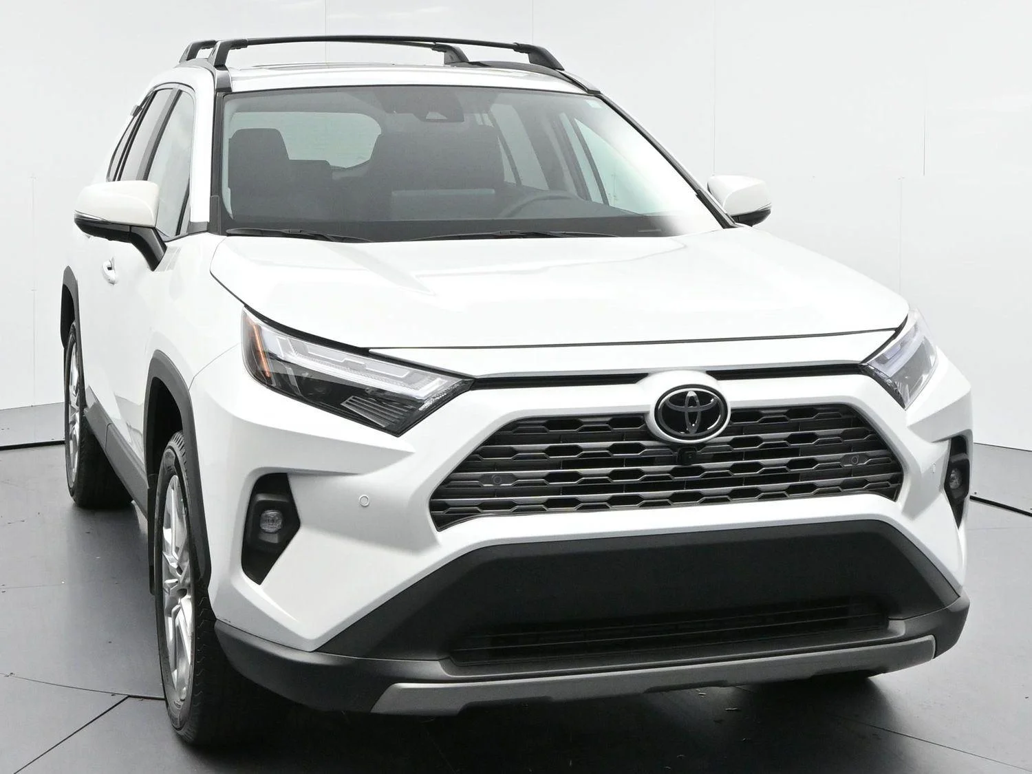 Used 2025 Wind Chill Pearl Toyota Limited image 2