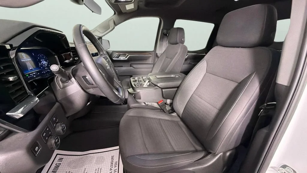 Used 2025 Summit White Chevrolet LT Trail Boss image 17