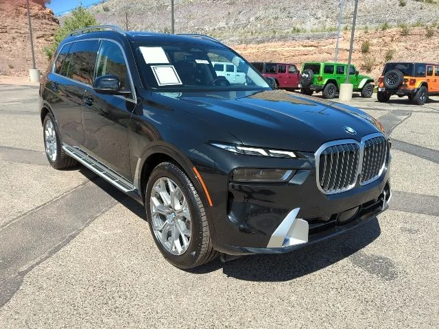 Used 2025 Black BMW xDrive40i image 3