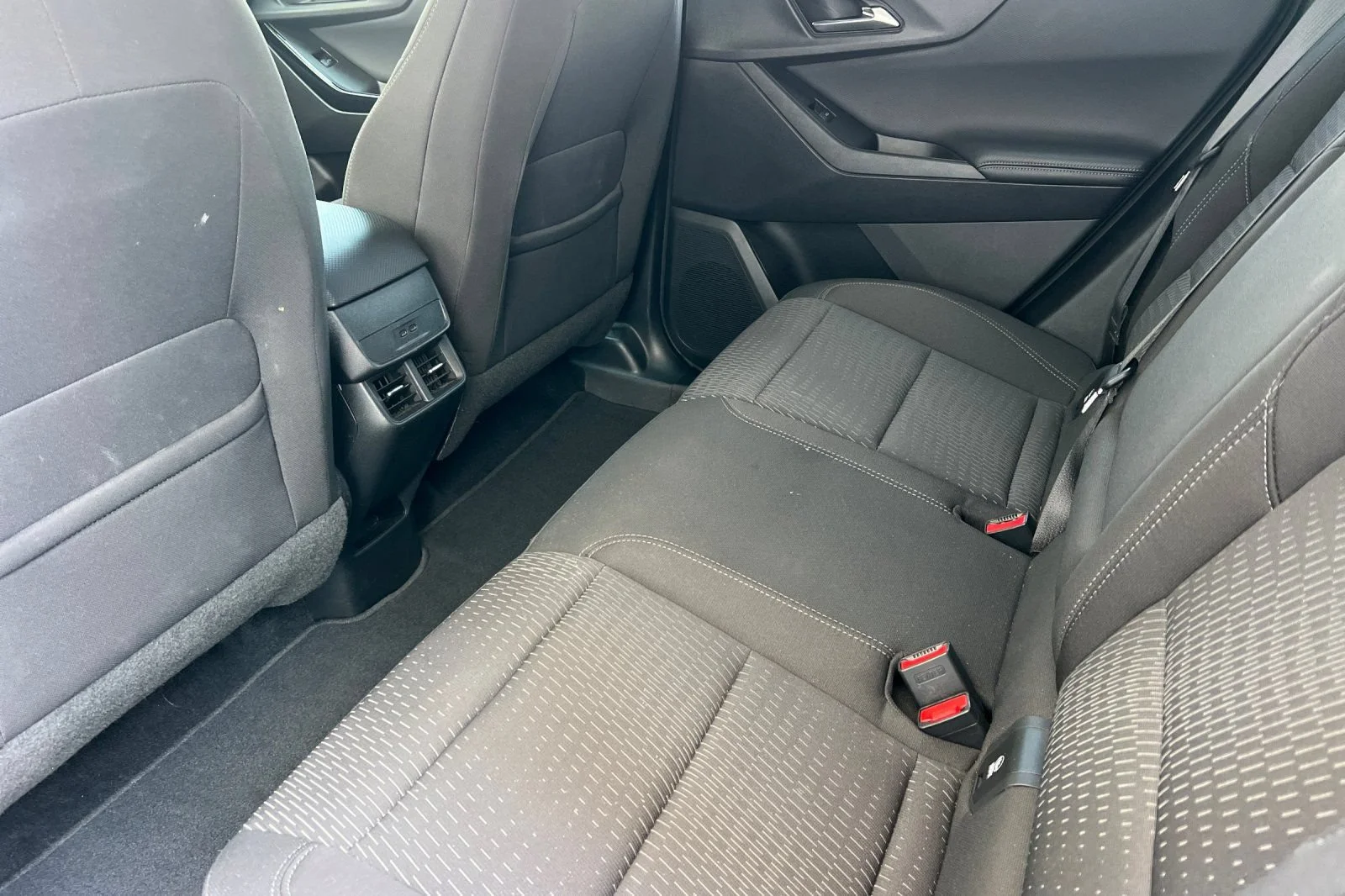Used 2025 Summit White Chevrolet LT image 12
