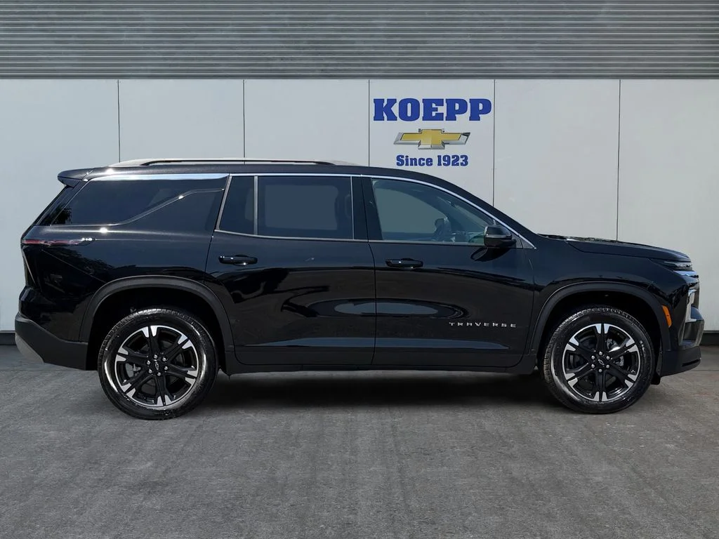 New 2027 Mosaic Black Metallic Chevrolet LT image 6