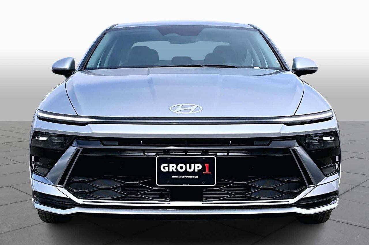New 2026 Aero Silver Hyundai SEL Sport image 3