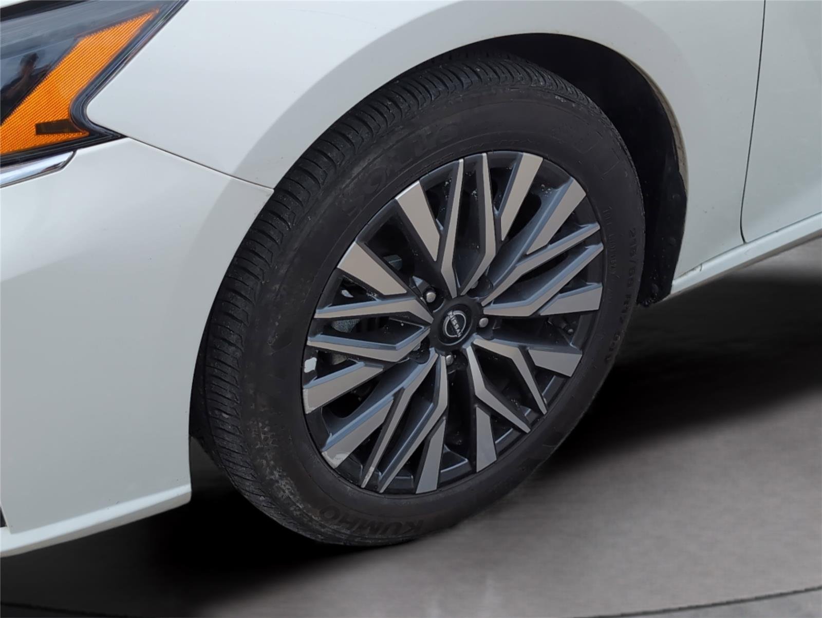 2025 Nissan Altima SV - Photo 34