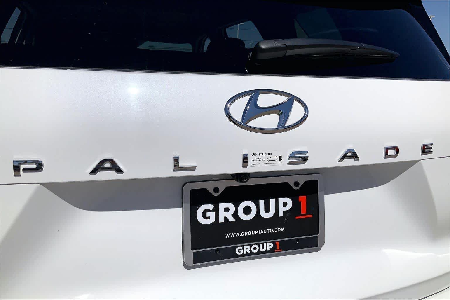 Used 2025 Hyper White Hyundai SEL image 33