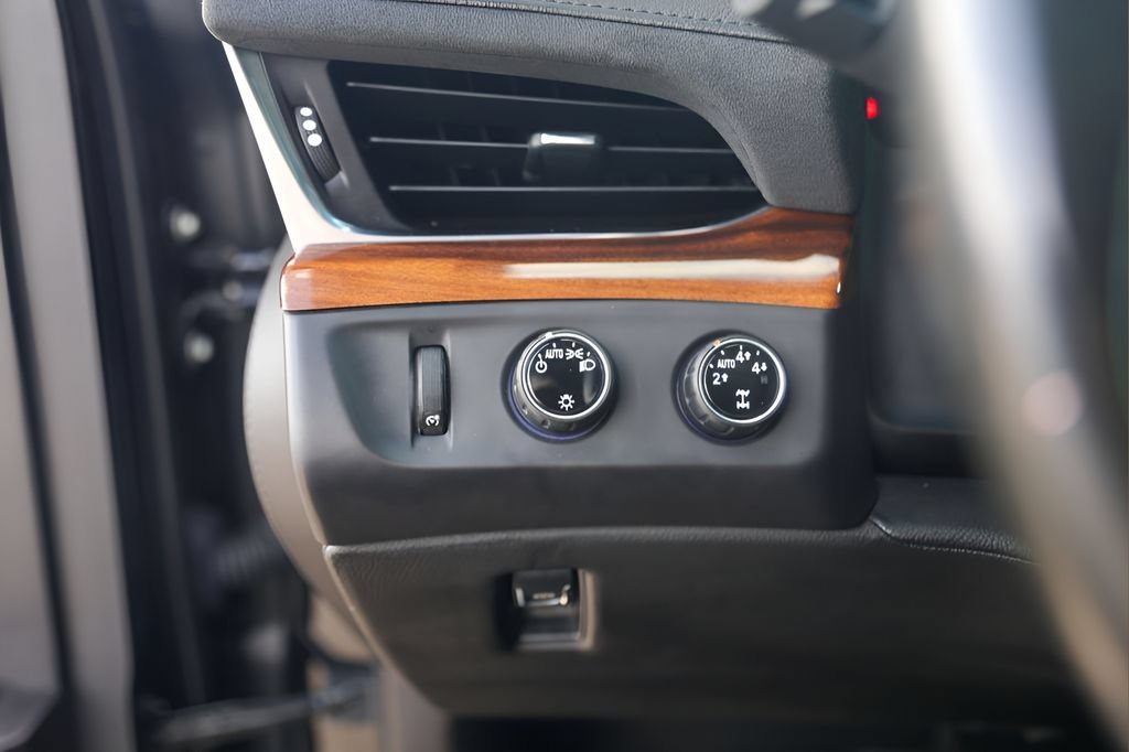 Used 2016 BLACK RAVEN Cadillac Premium Collection image 15