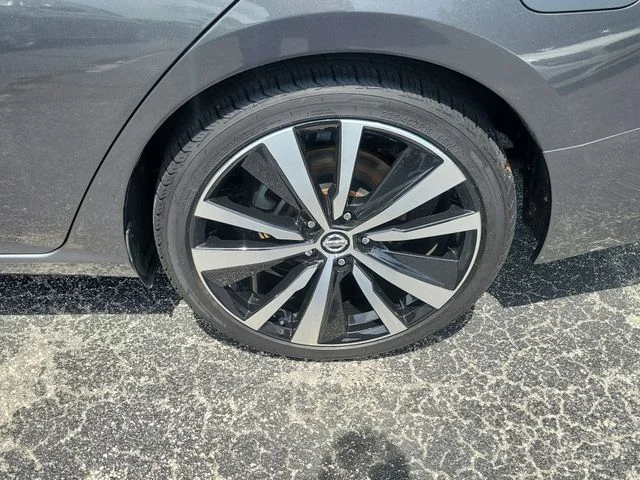 Used 2020 Gray Nissan 2.5 SR image 6