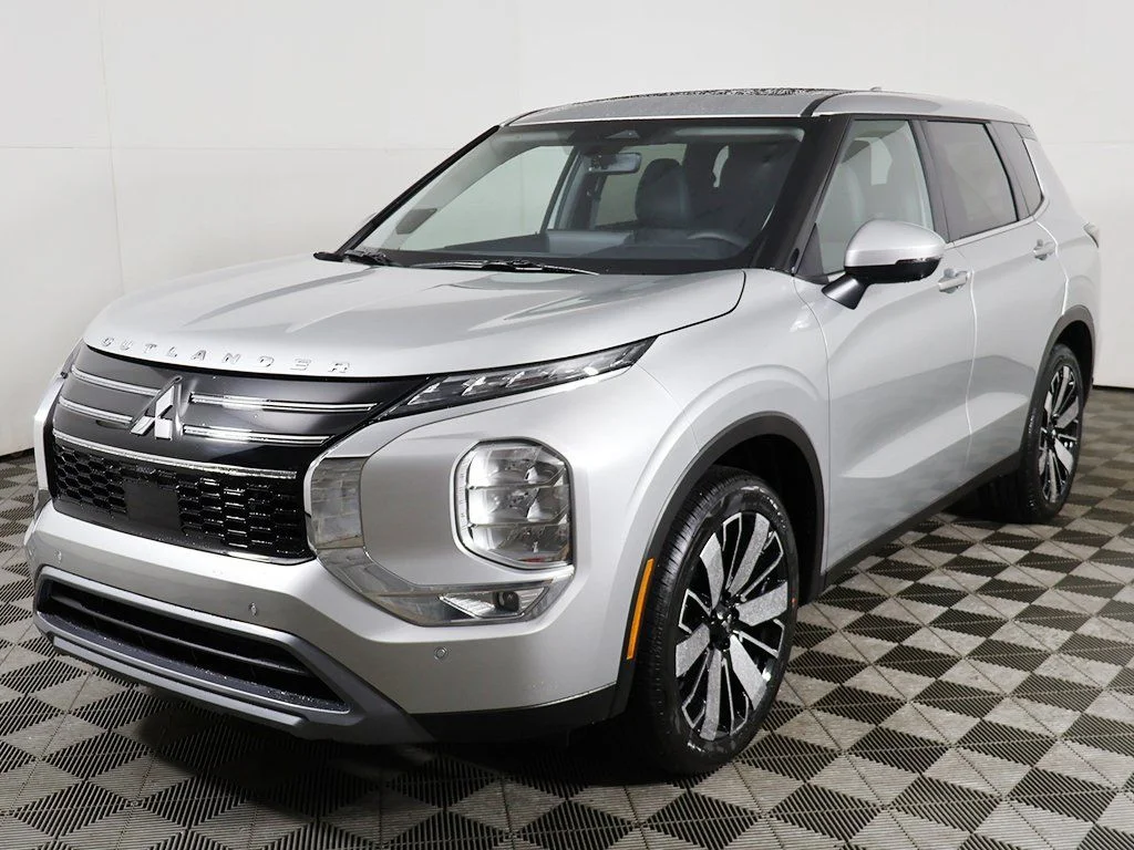 2026 Mitsubishi Outlander SE - Photo 12