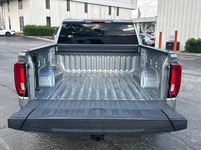 Certified Used 2025 Sterling Metallic GMC SLT image 12