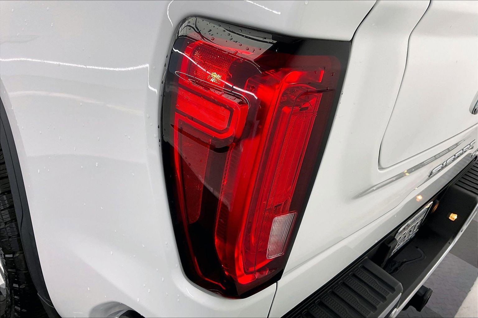 Used 2022 Summit White GMC SLT image 29