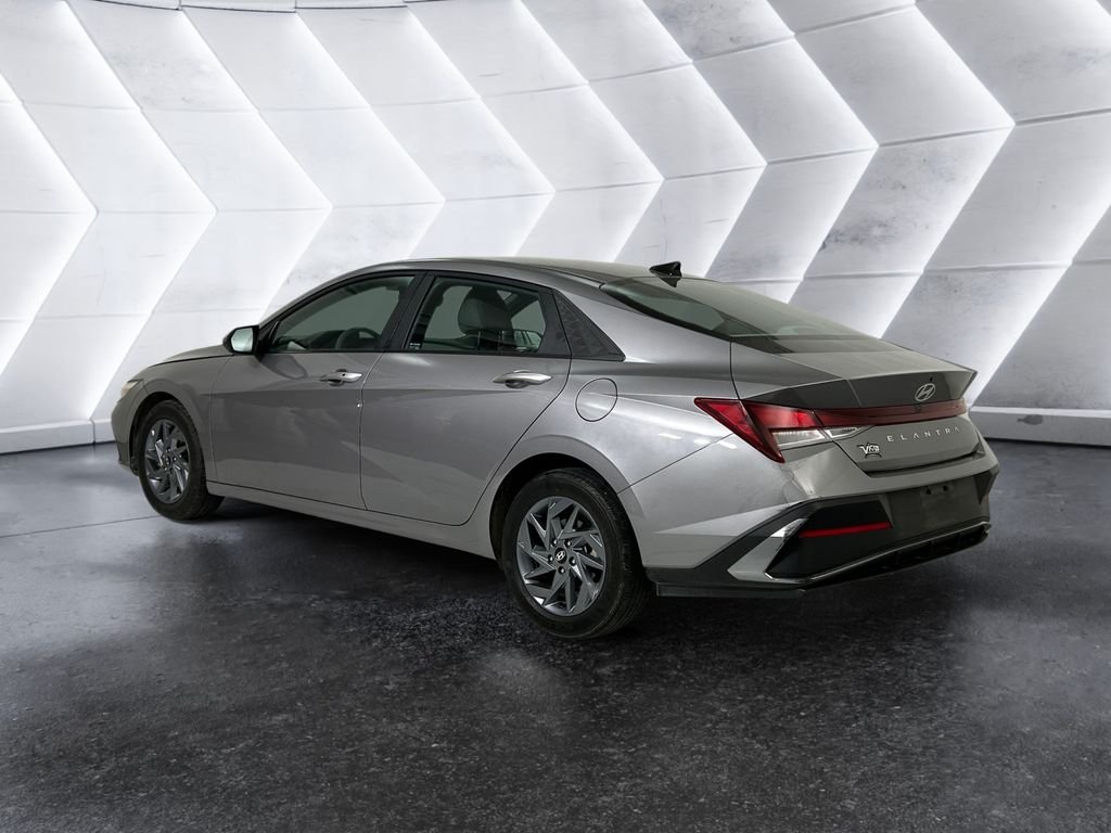 Used 2024 Silver Hyundai SEL image 6