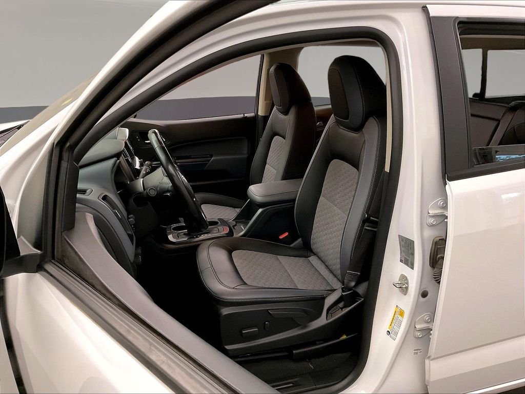 Used 2022 White Chevrolet Z71 image 30