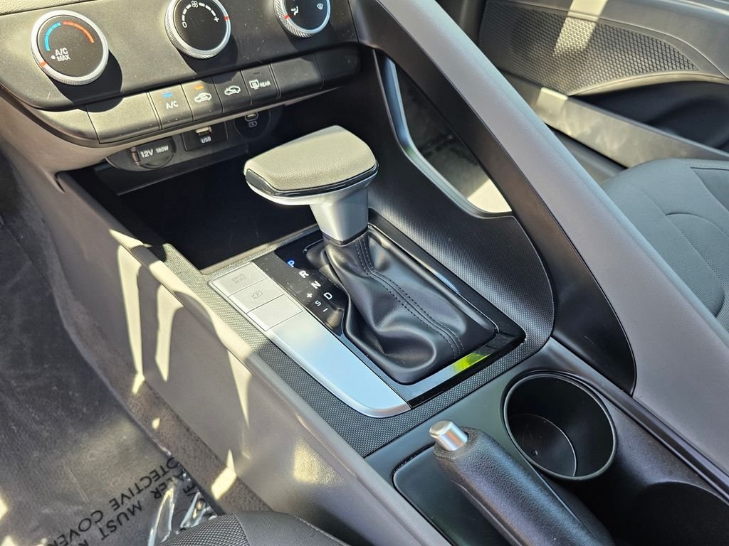 2025 Hyundai Elantra SE - Photo 29