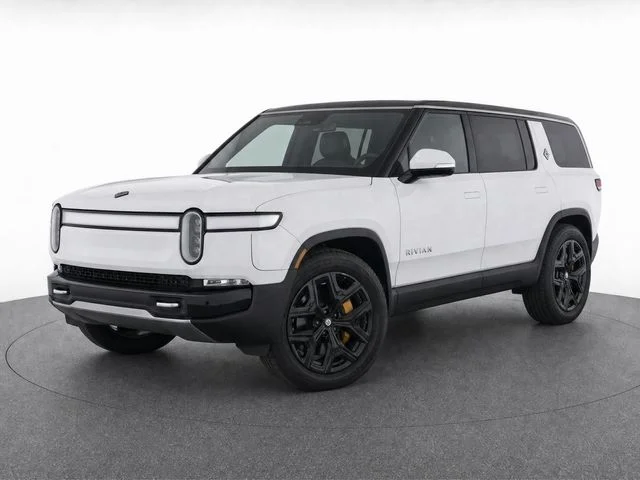 Used 2024  Rivian Adventure image 9