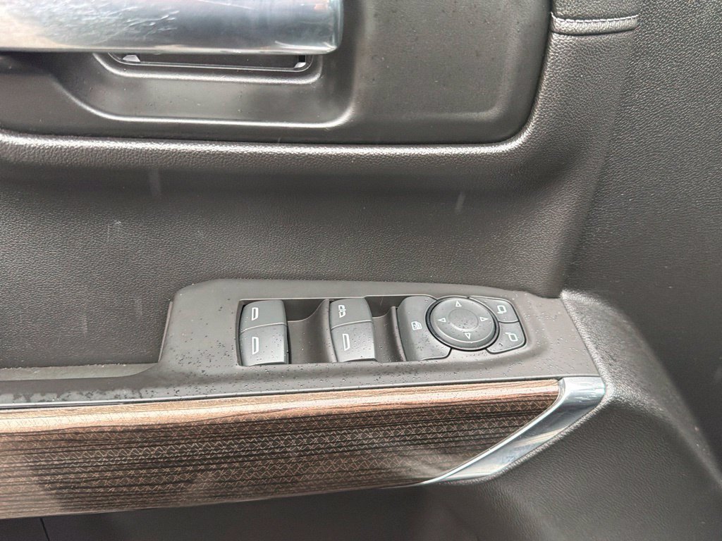 Used 2021 Silver Chevrolet LT image 23