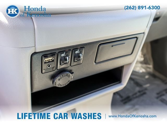 Used 2015 Predawn Gray Mica Toyota XLE image 22