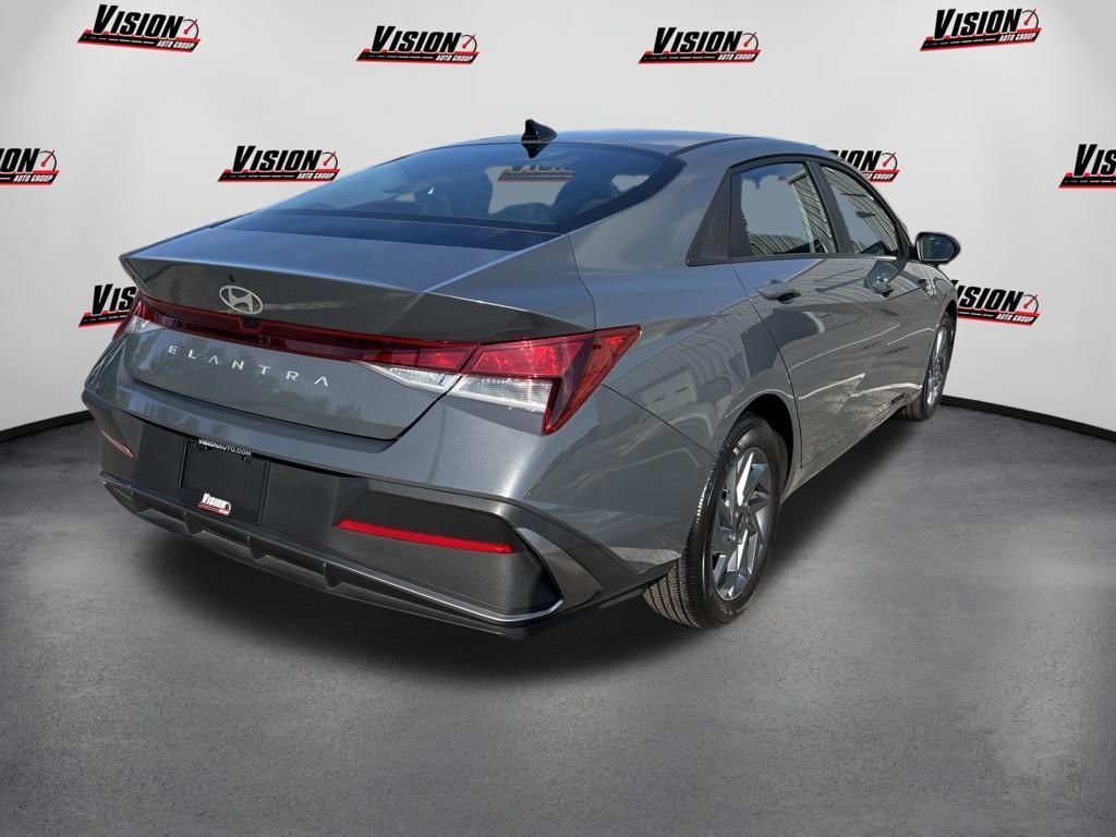 Certified Used 2024 Gray Hyundai SEL image 5