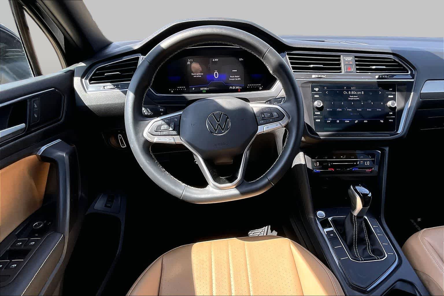 Used 2023 Deep Black Pearl Volkswagen SE image 9
