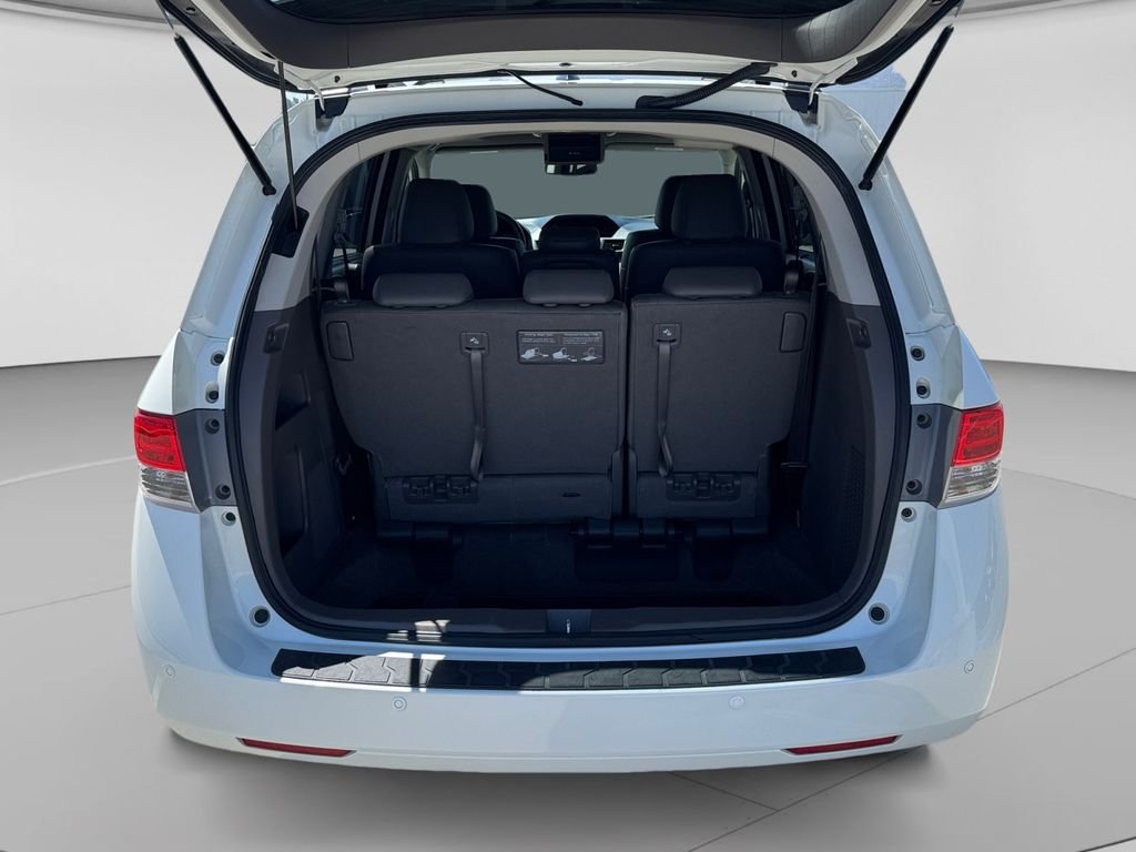 Used 2014 White Diamond Pearl Honda Touring image 8
