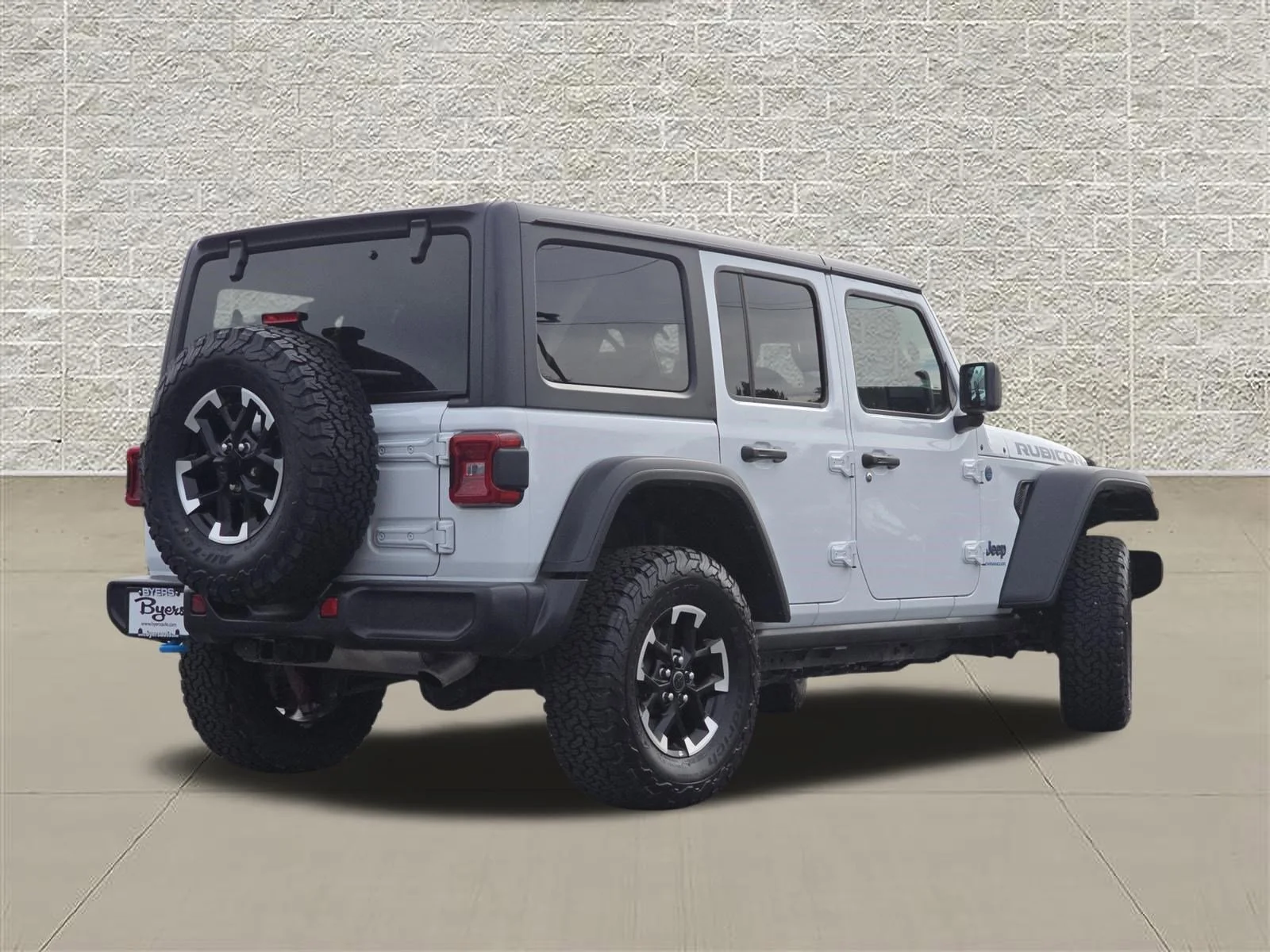 Used 2025 Bright White Clearcoat Jeep Rubicon image 7