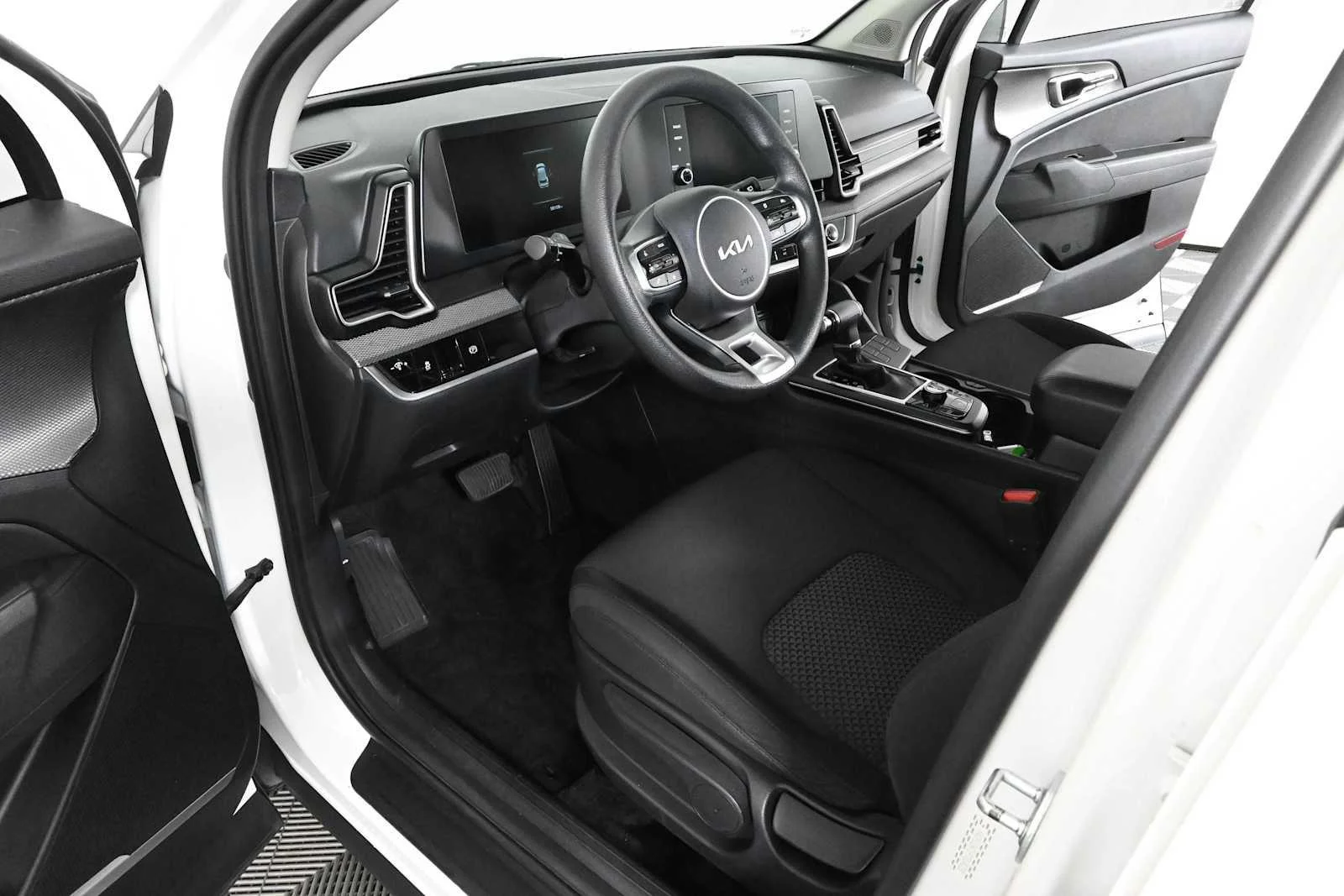 Used 2023 Snow White Pearl Kia LX image 15