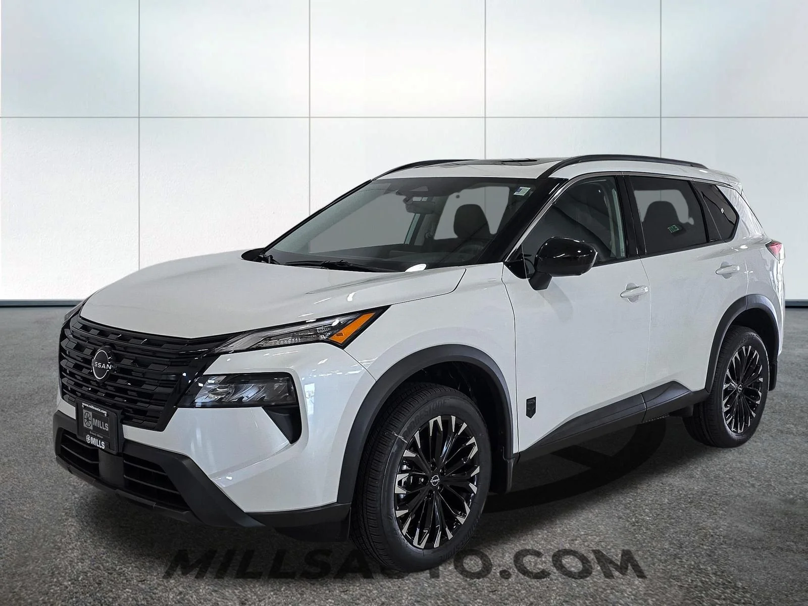 New 2026 Everest White Pearl TriCoat Nissan Dark Armor™ image 2