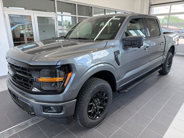 New 2026 Carbonized Gray Metallic Ford XLT image 5