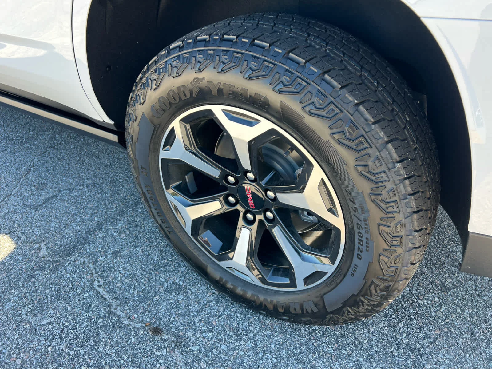 New 2026 Summit White GMC AT4 image 7
