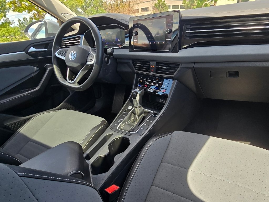 Used 2025 Gray Volkswagen SE image 28