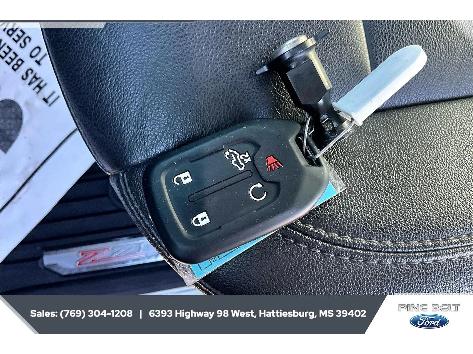 Used 2021 Shadow Gray Metallic Chevrolet RST image 9