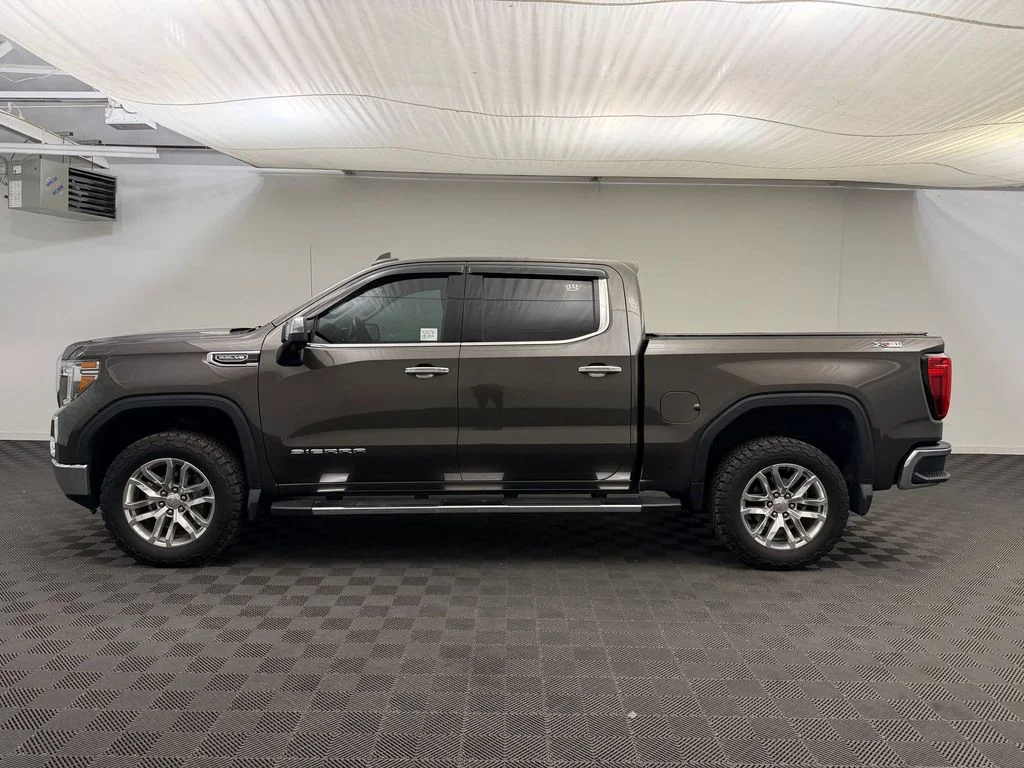 Used 2019 Smokey Quartz Metallic GMC SLT image 2