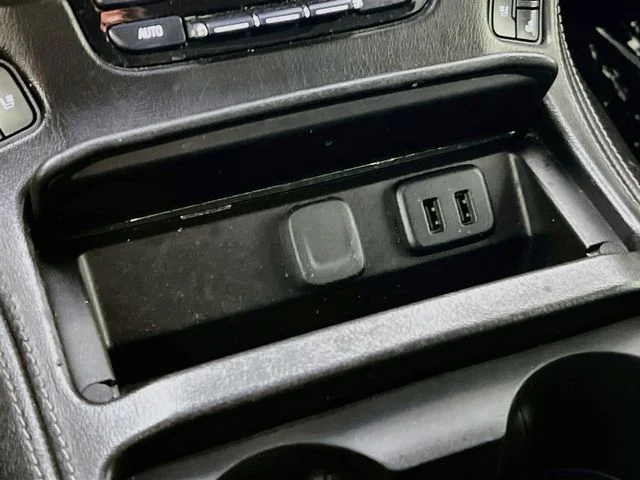 Used 2019 Silver GMC Denali image 20