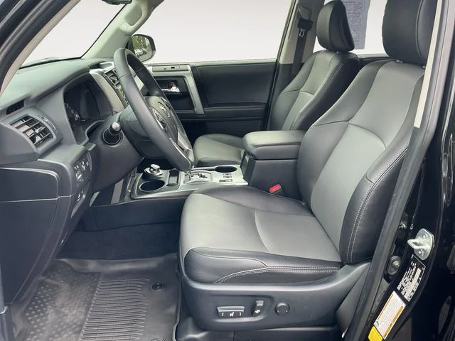 Used 2022 Black Toyota SR5 Premium image 9