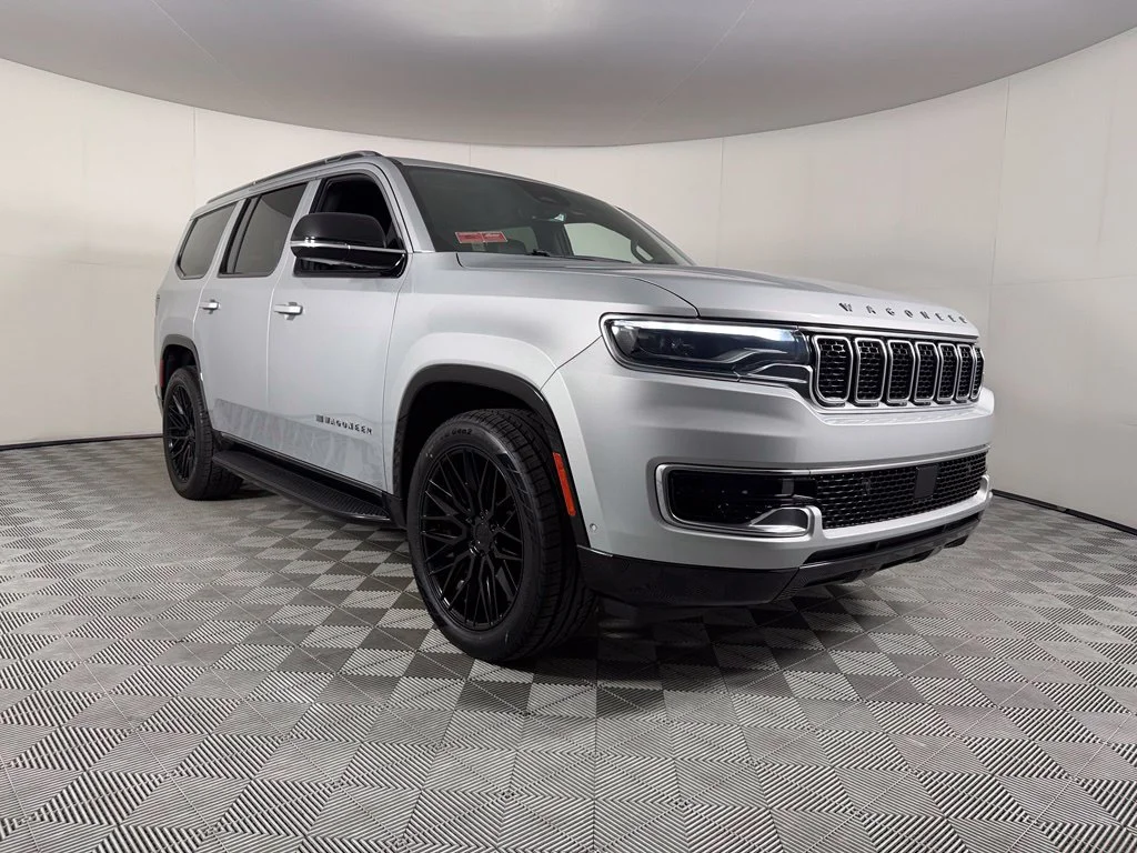 Certified Used 2024 Silver Jeep Base image 4