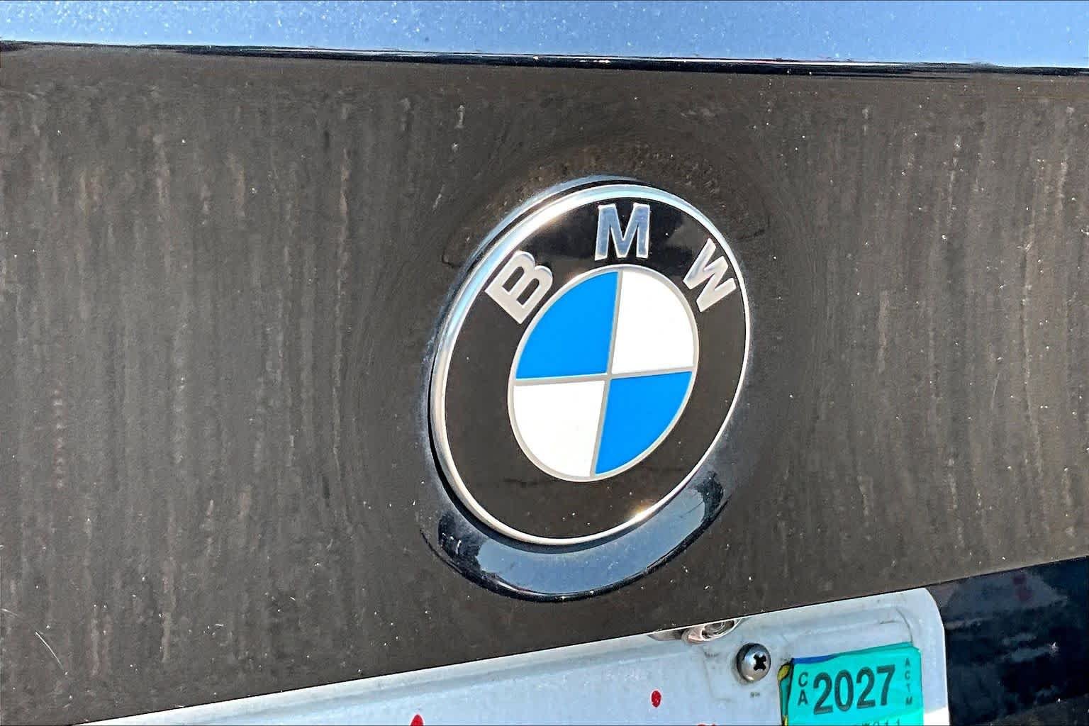 Used 2018 Black Sapphire Metallic BMW 330e iPerformance image 30