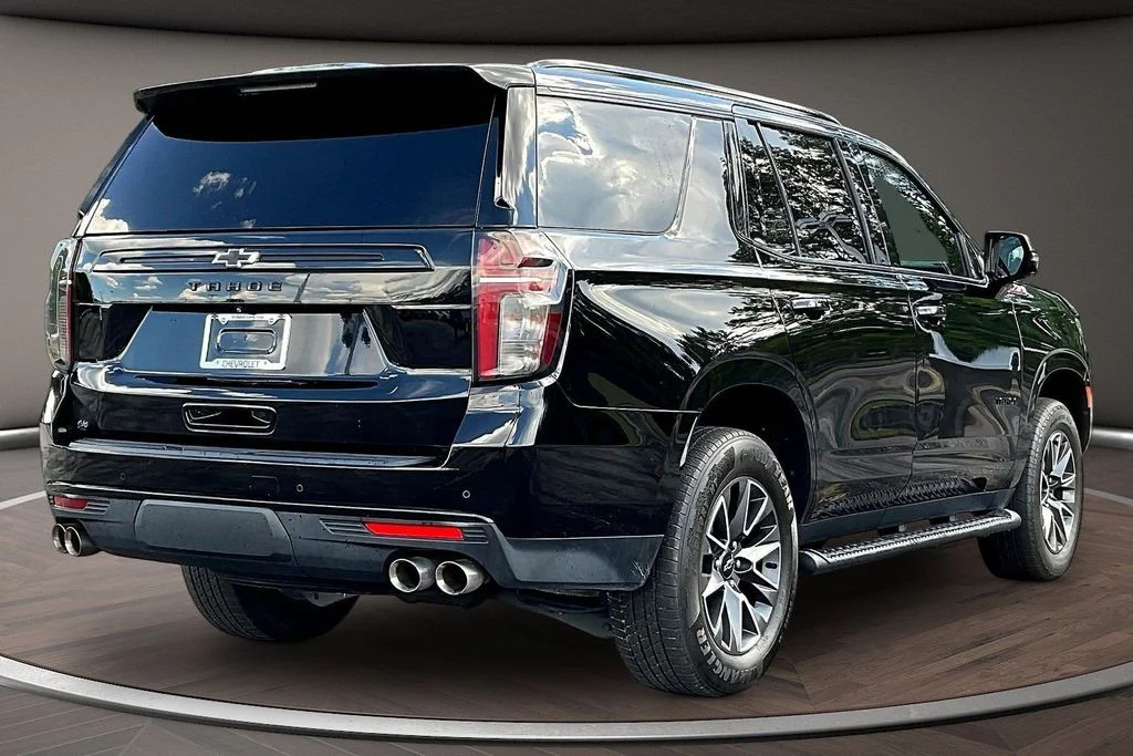 Used 2023 Black Chevrolet Z71 image 5