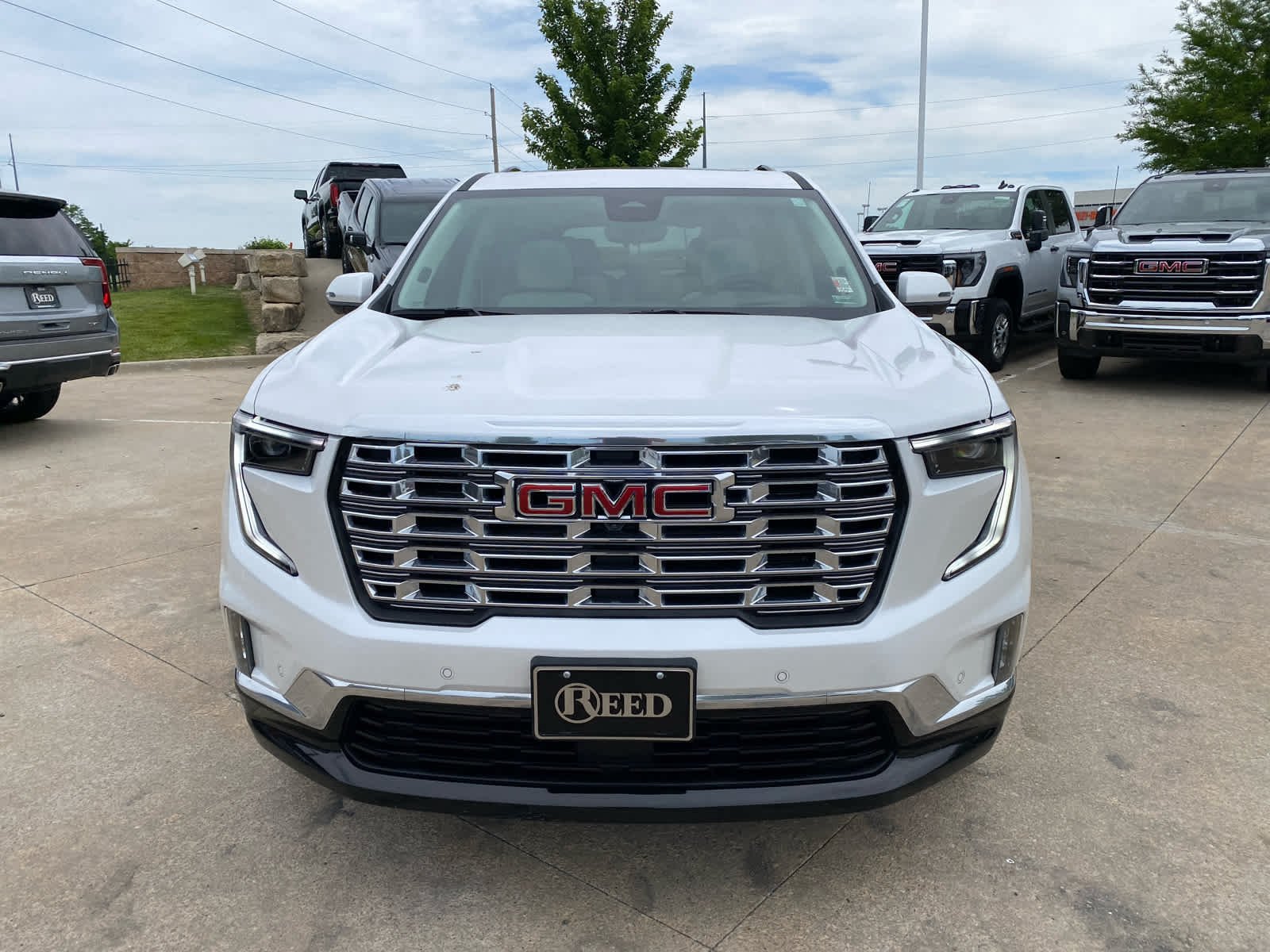 Used 2025 GMC Acadia Denali with VIN 1GKENRRS2SJ208785 for sale in Kansas City