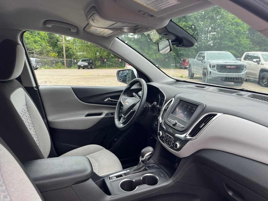 Used 2024 Summit White Chevrolet LT image 39