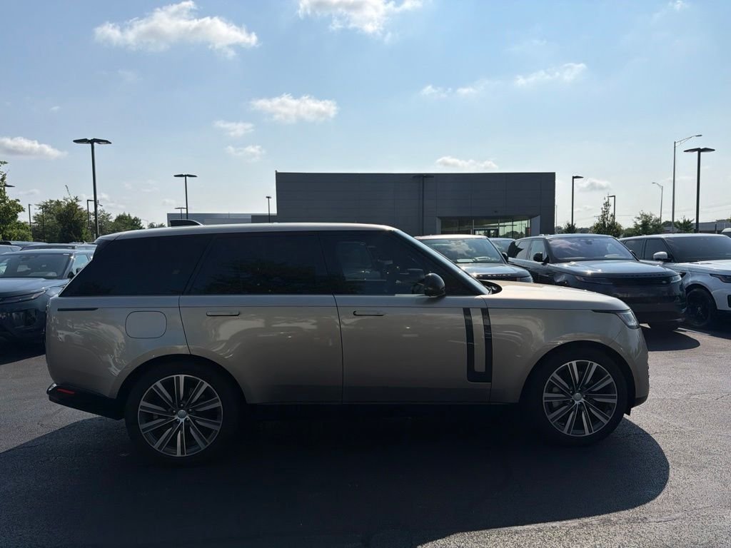 Used 2023 Gold Land Rover SE image 6