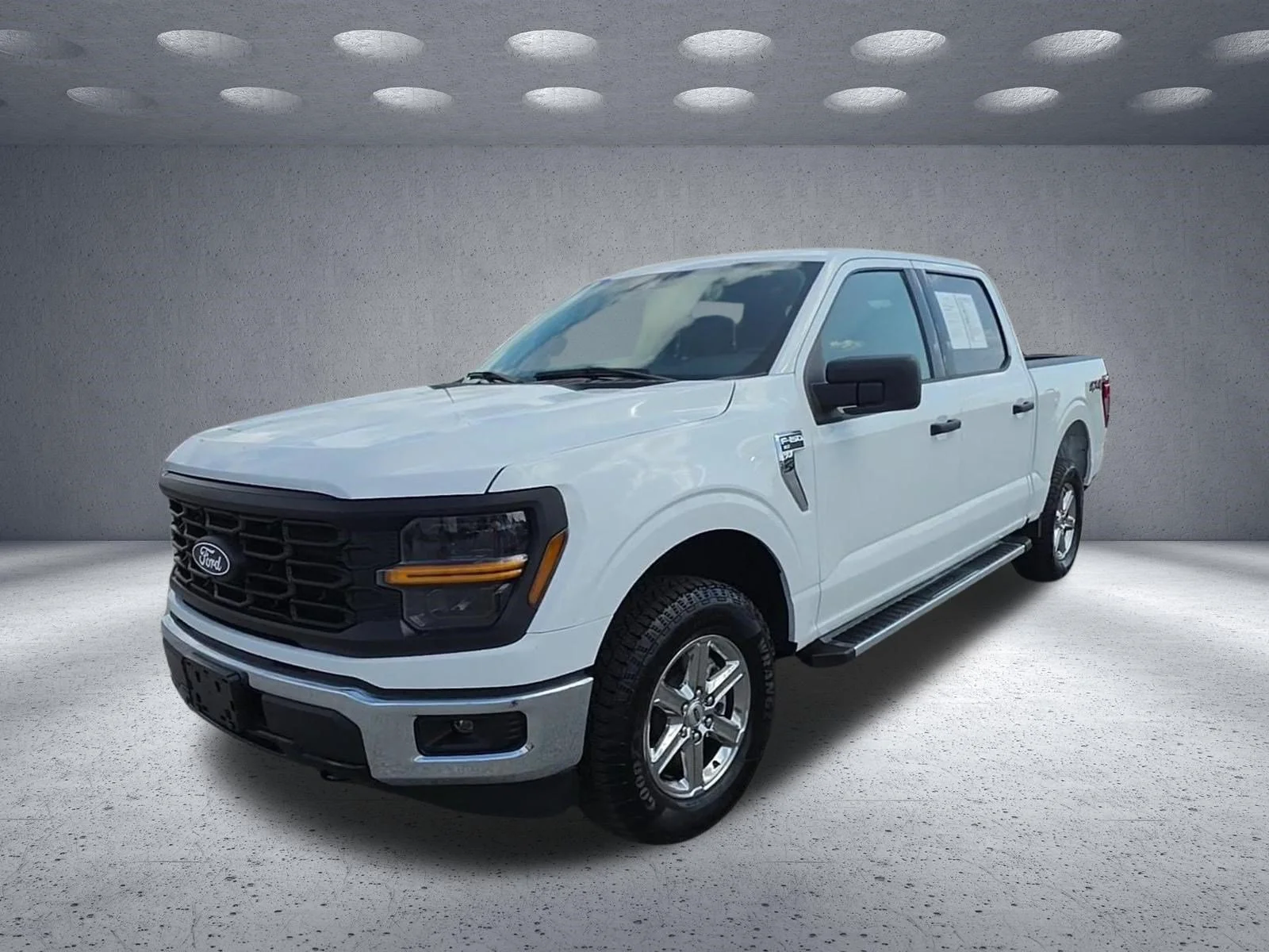 Used 2025 White Ford XLT image 3