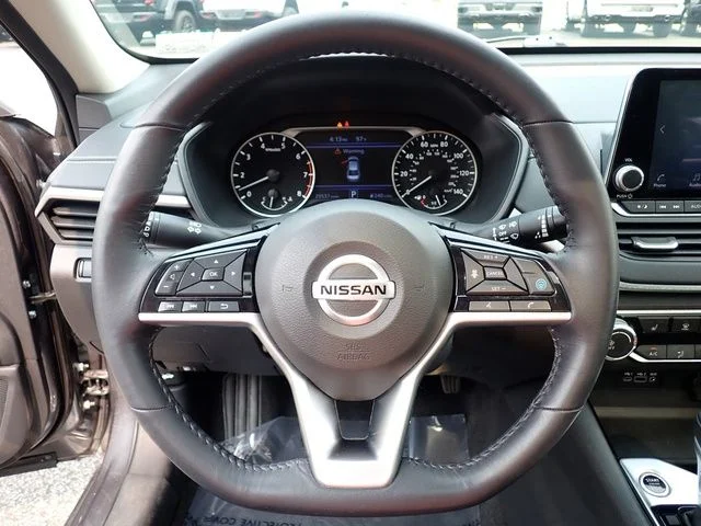 Used 2021 Gray Nissan 2.5 SV image 21