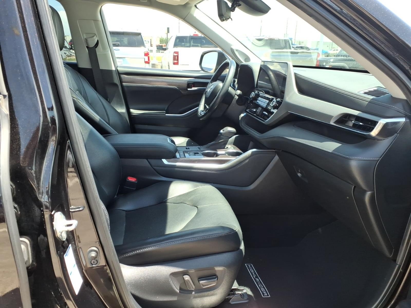 2021 Toyota Highlander Hybrid Platinum Black at Mac Haik CDJR North Houston